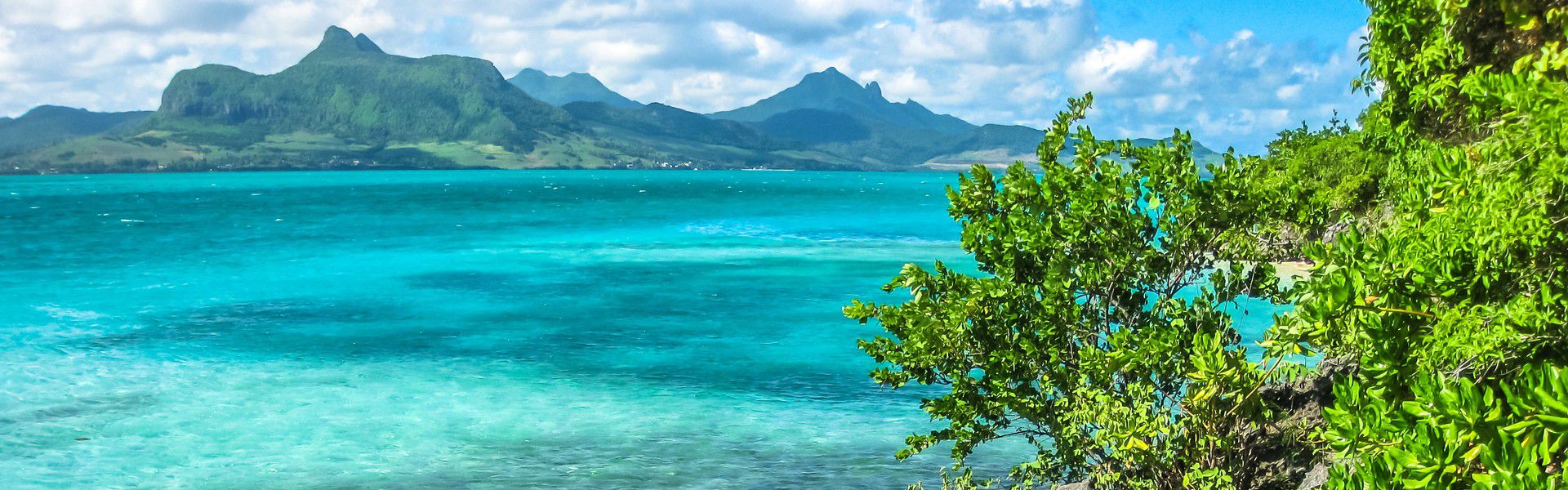 In the bay of Mahebourg, about 850 metres off the south-east coast of Mauritius, there is a unique islet, which has been declared as nature reserve in 1965 and is preserved by the Mauritius Wildlife Foundation; the Ile aux Aigrettes. Follow us to enjoy the portrayal of a marvelously unique and unforgettable escape.